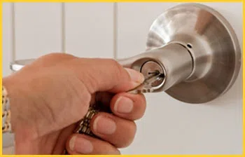 Exclusive Locksmith Service Huxley, IA 515-446-7038 - 16-emergency-unlock